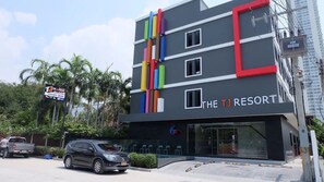 Front of property - The TJ Resort (Pattaya)