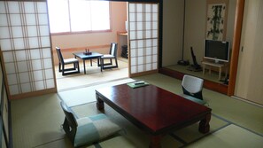 Traditional-Zimmer (Japanese Style for 5 Guests)