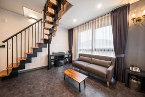 Suite | Skrivebord, blendingsgardiner, lydisolert og wi-fi (inkludert)