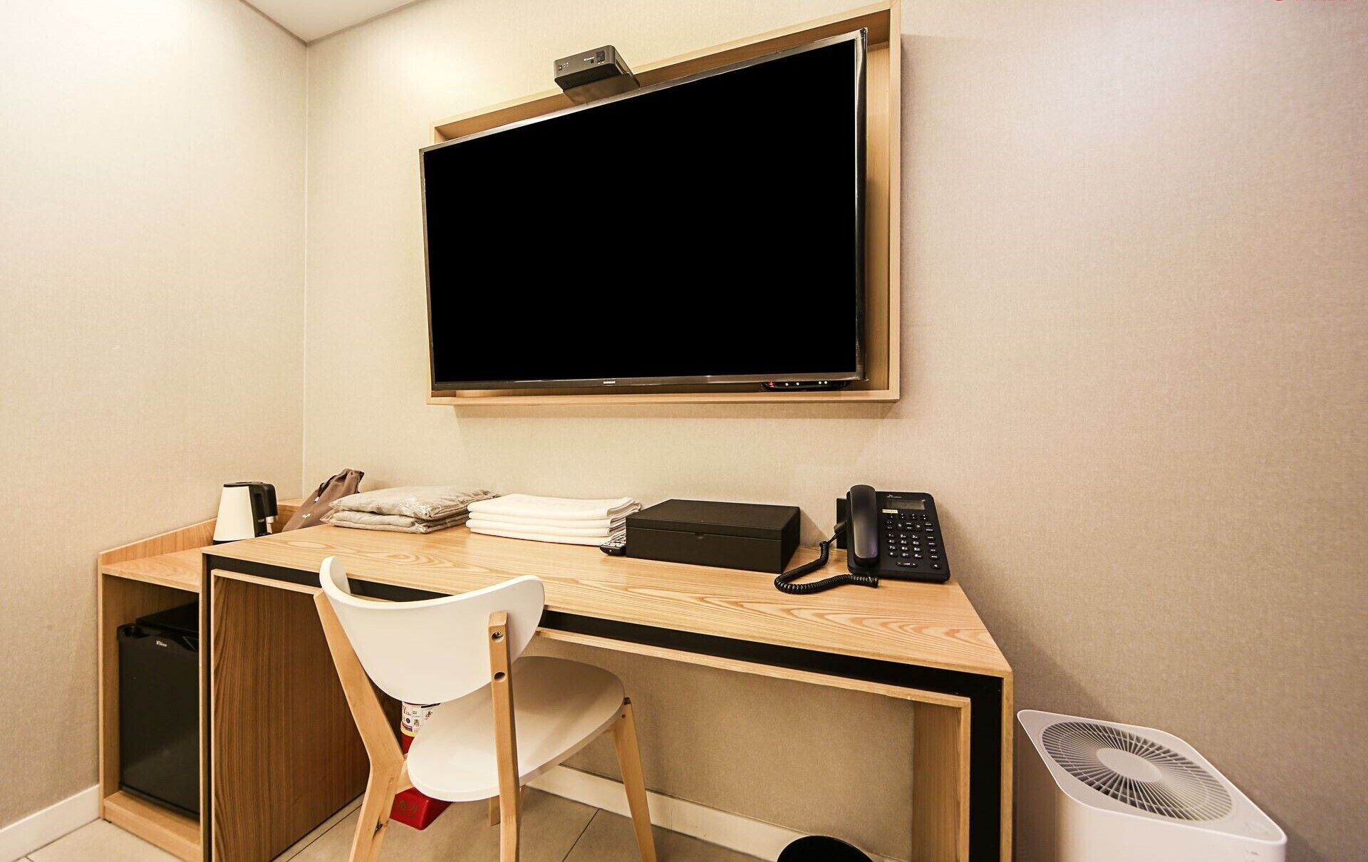 standard room | premium bedding, desk, laptop workspace, blackout curtains