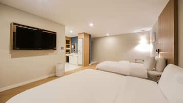 Ropa de cama de alta calidad y escritorio