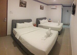 Desk, blackout drapes, iron/ironing board, free WiFi - Shobi Hotel Johor Bahru Near CIQ JB (Johor Bahru)