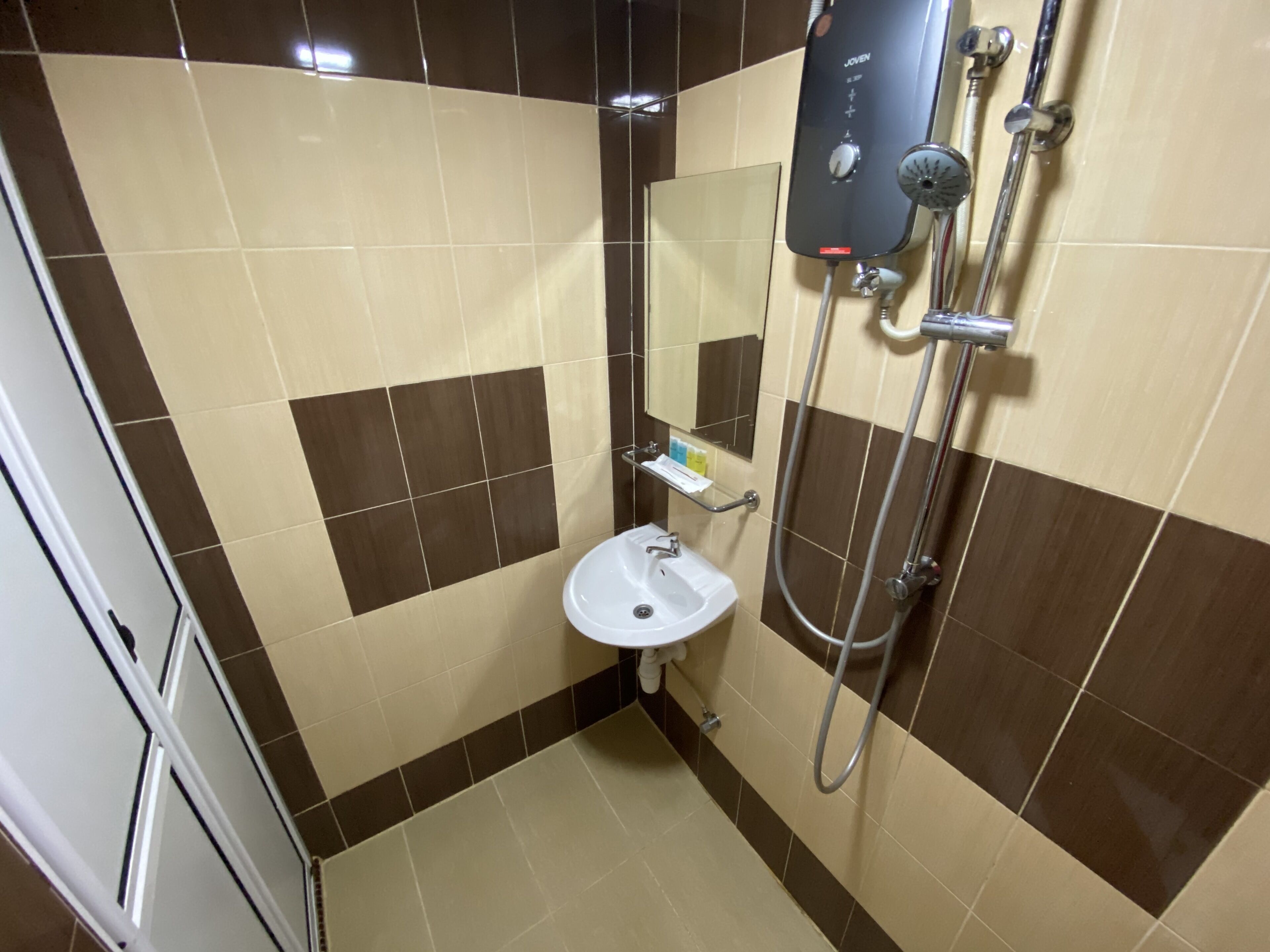 Photo - Shobi Hotel Johor Bahru Near CIQ JB