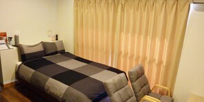 Desk, soundproofing, free WiFi, bed sheets - At Stay (Okayama)