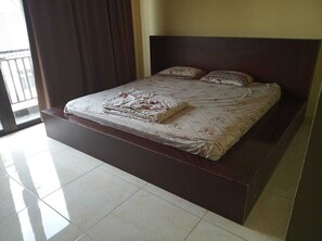 Phòng Exclusive | Bàn, giường gấp/giường phụ (phụ phí) 
