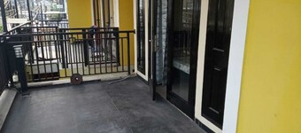 Guest House 647 Tanjung Duren Utara