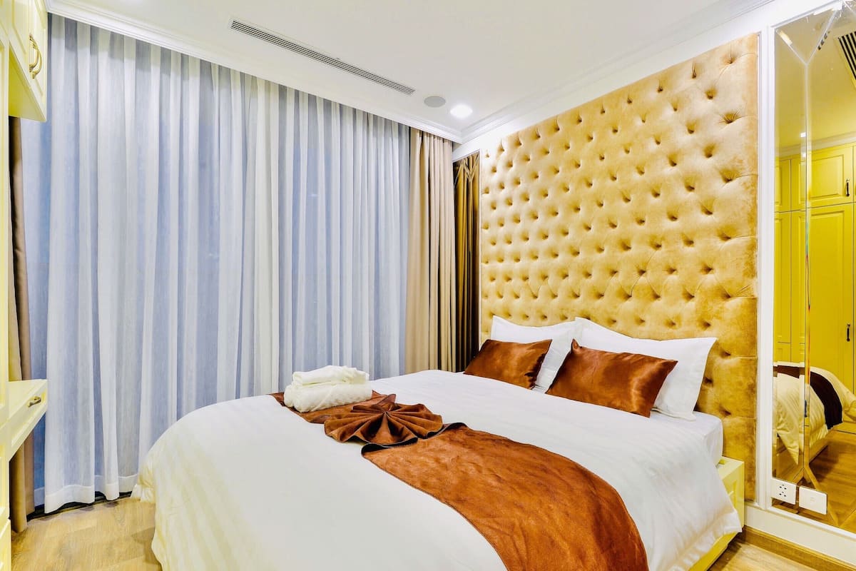 Soundproofing, iron/ironing board, free WiFi, bed sheets