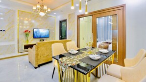 In-room dining - Anna Apartments - Landmark 81 (Ho Chi Minh City)