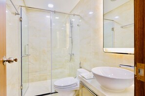Apartment, 1 Bedroom | Bathroom | Free toiletries, hair dryer, slippers, towels - Anna Apartments - Landmark 81 (Ho Chi Minh City)