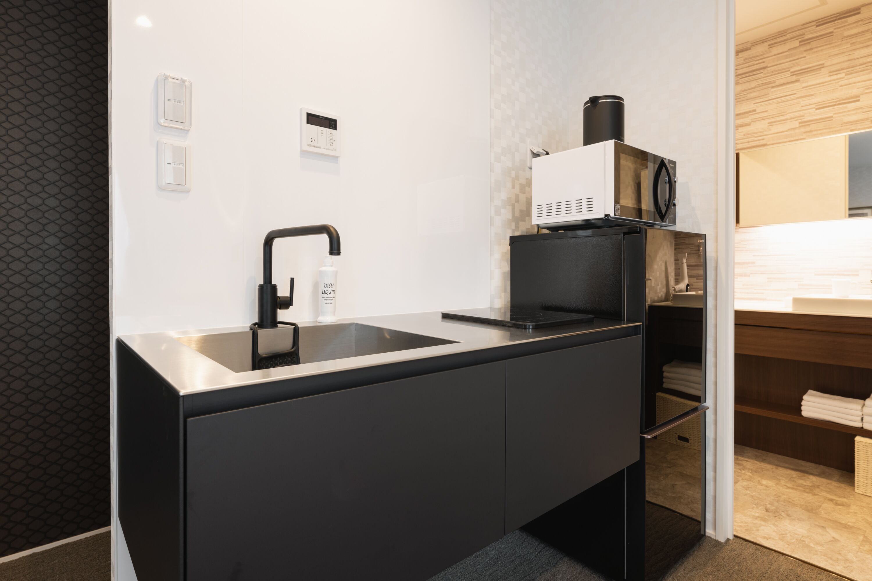 Fridge, microwave, stovetop, electric kettle