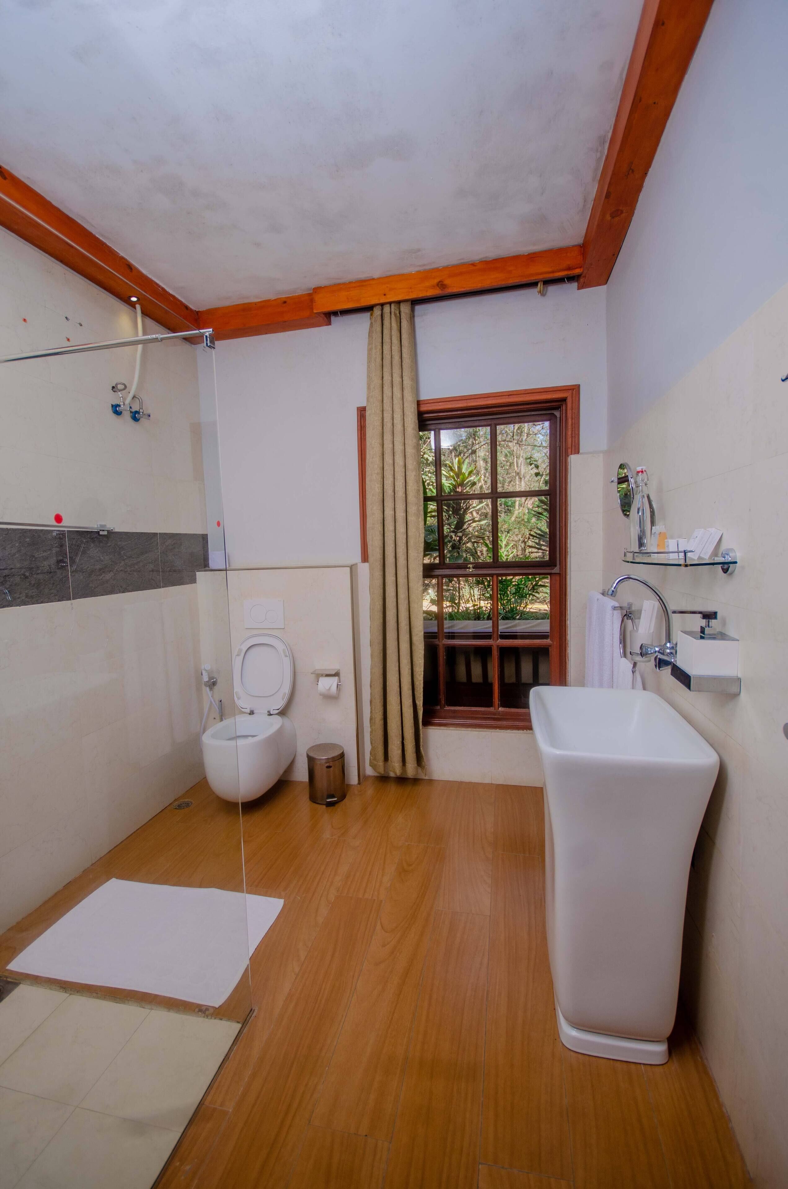 Standard Double Room | Bathroom