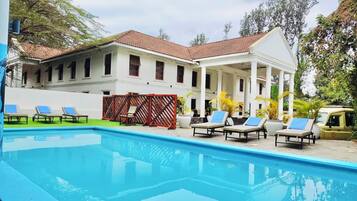 Alberca al aire libre