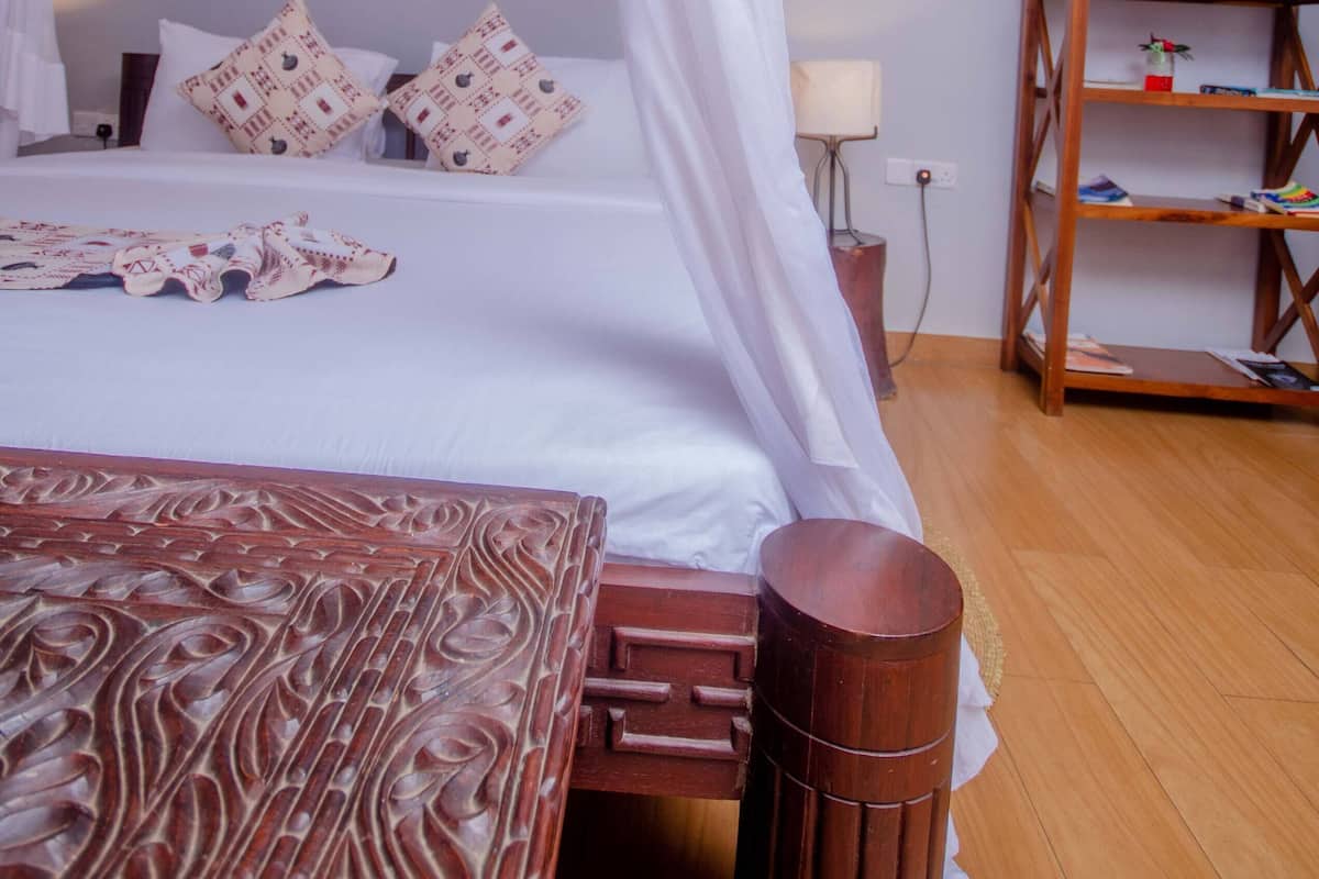 Superior Room | Down comforters, blackout drapes, WiFi (free), bed sheets