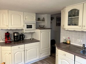 Refrigerador, microondas, horno, lavavajillas