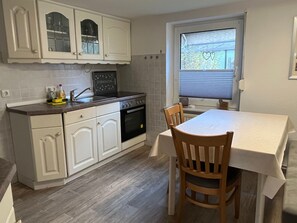 Refrigerador, microondas, horno, lavavajillas