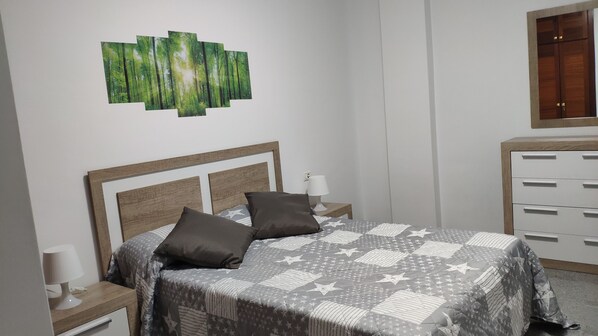 2 bedrooms, desk, soundproofing, iron/ironing board