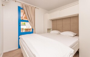 6 Schlafzimmer, Reisekinderbett, kostenloses WLAN, Bettwäsche