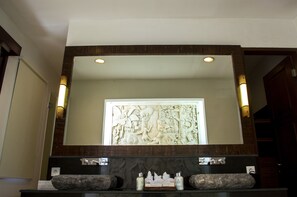 Bathroom sink - Andaru Villa Tabanan (Kerobokan)