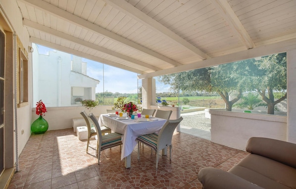 Outdoor dining - Stunning home in Carovigno (BR) (Carovigno (BR))