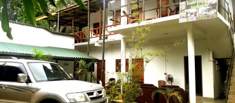 Very nice location and safaris