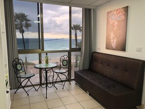 Luxury Studio Suite | Living area - Sea Line From R&A Group (Bat Yam)
