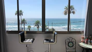 Estudio básico, vista al mar | Vista al agua