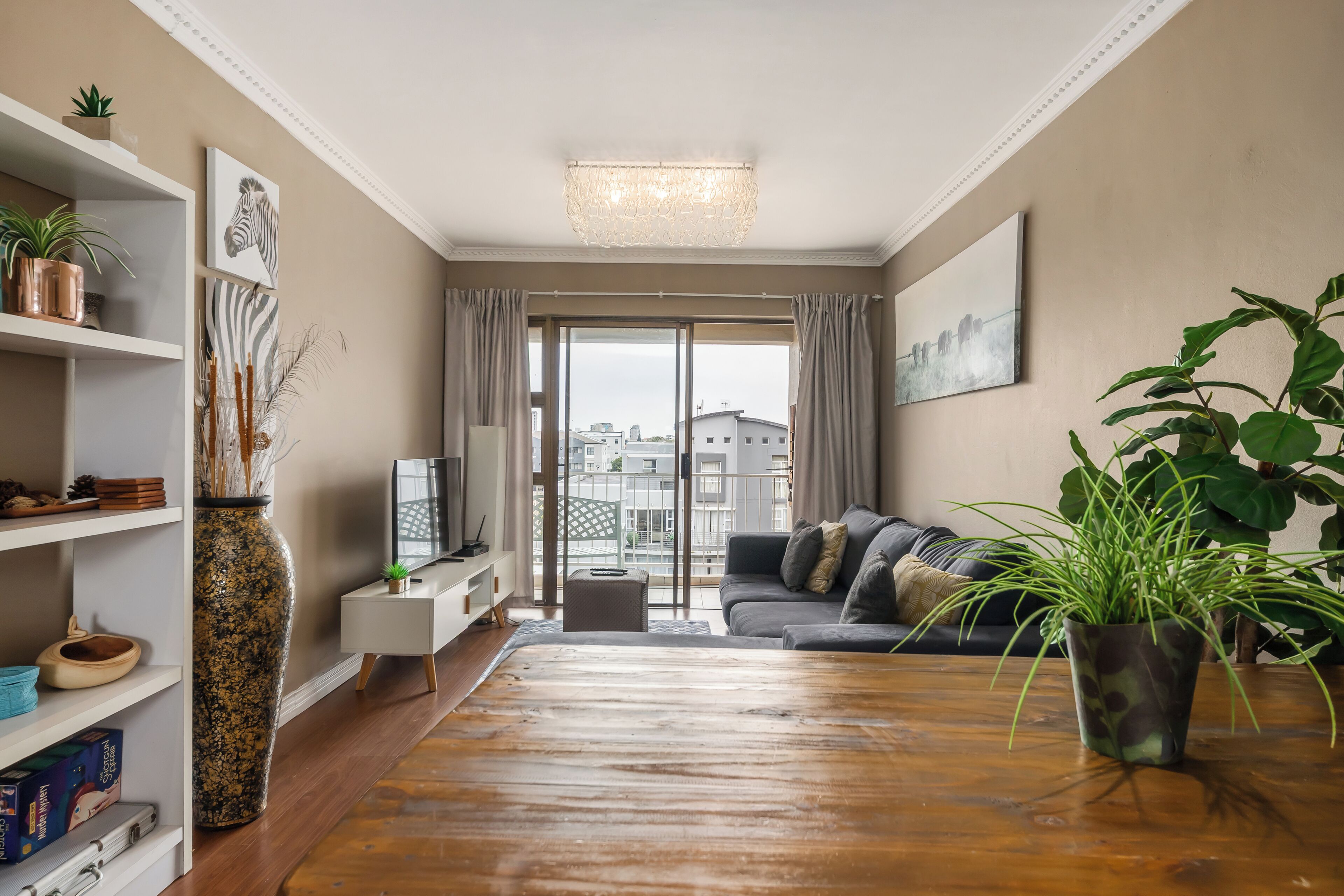 特级公寓, 2 间卧室 | 起居区 | 42-英寸纯平电视 （配备收费电视频道）、电视