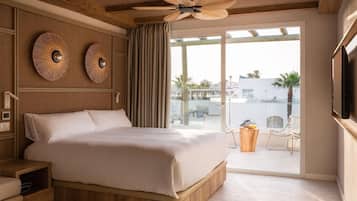 Premium bedding, minibar, in-room safe, desk