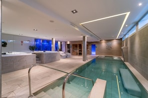 Couples treatment rooms, sauna, massages