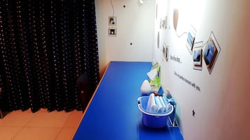 Edredones de plumas, wifi gratis, ropa de cama