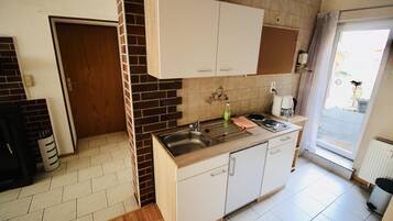 Apartment (Ferienwohnung) | Dapur peribadi | Dapur, pembancuh kopi/teh, alat memasak/pinggan mangkuk/perkakas dapur