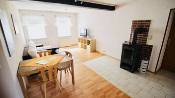 Apartment (Ferienwohnung) | Ruang tamu | TV