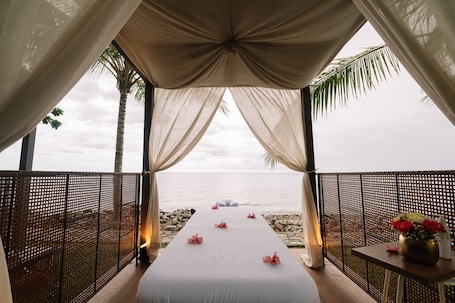 Spa treatment. Nouveau Resort