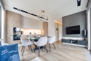 Apartment (21A/19)