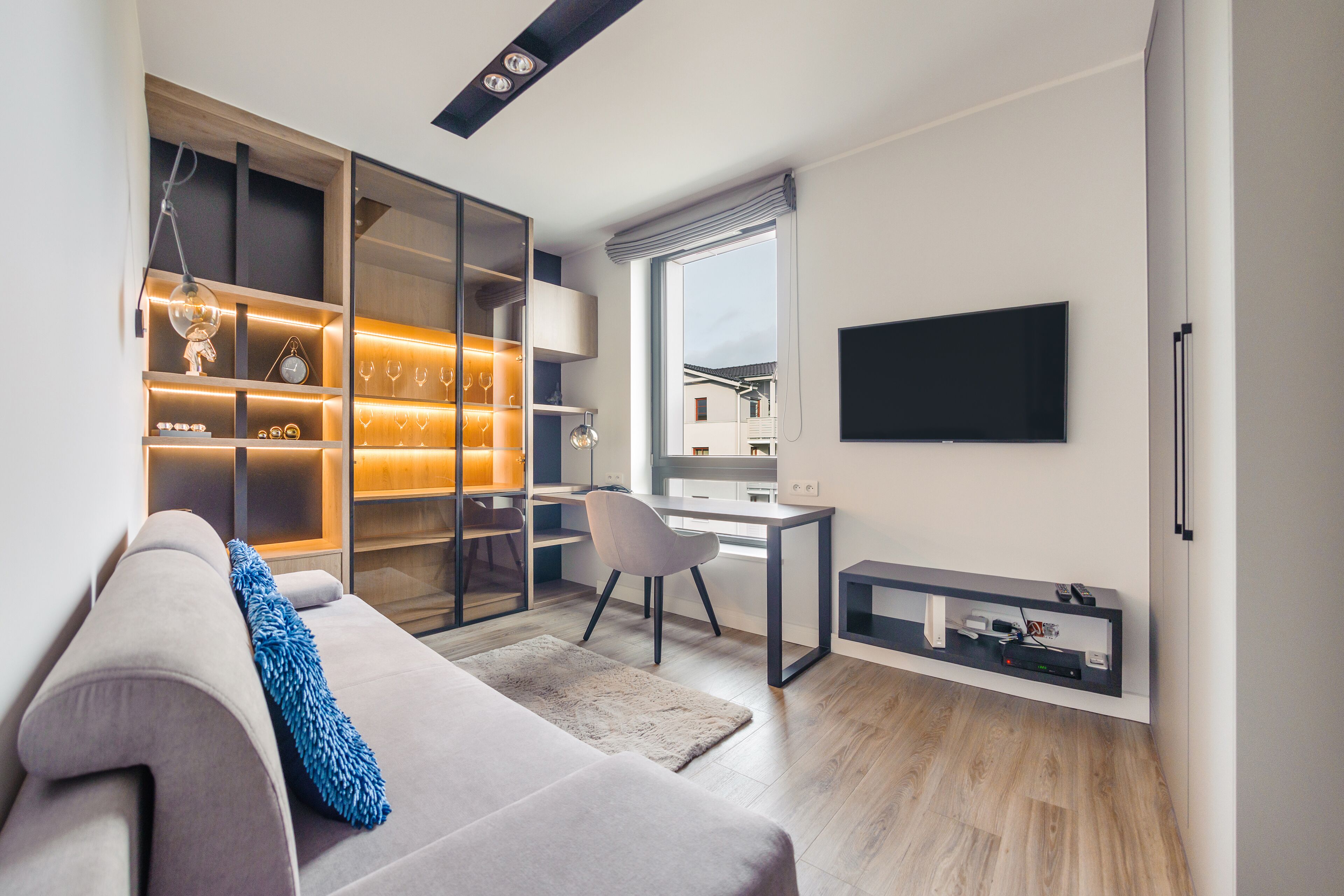 Apartment (21A/19) | Individually decorated, individually furnished, laptop workspace