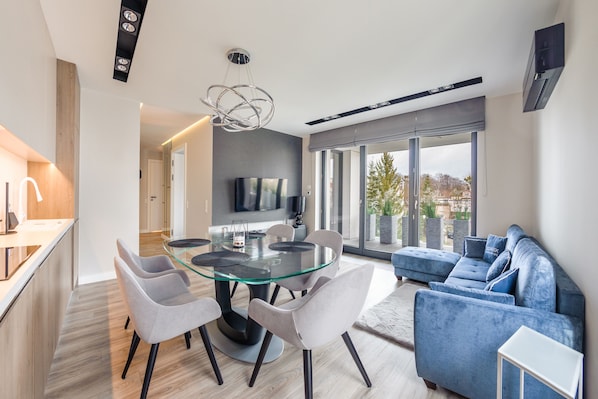 Apartment (21A/19)