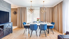 Apartment (24/10) | In-room dining