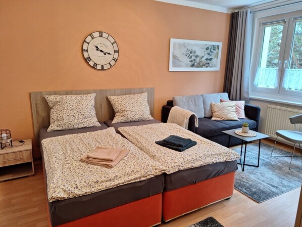 1 habitación y ropa de cama