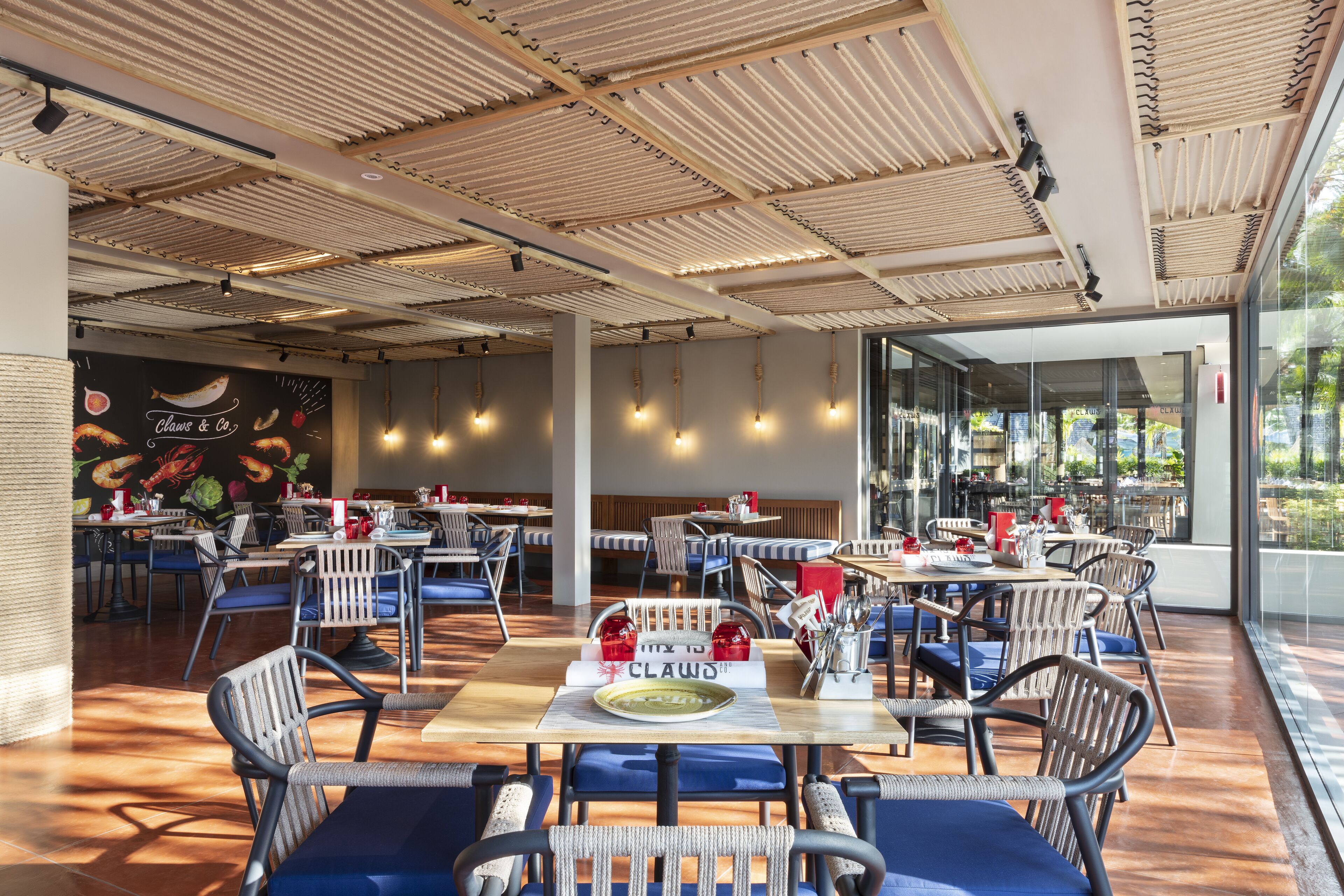 3 restaurants, breakfast, lunch served; local and international cuisine