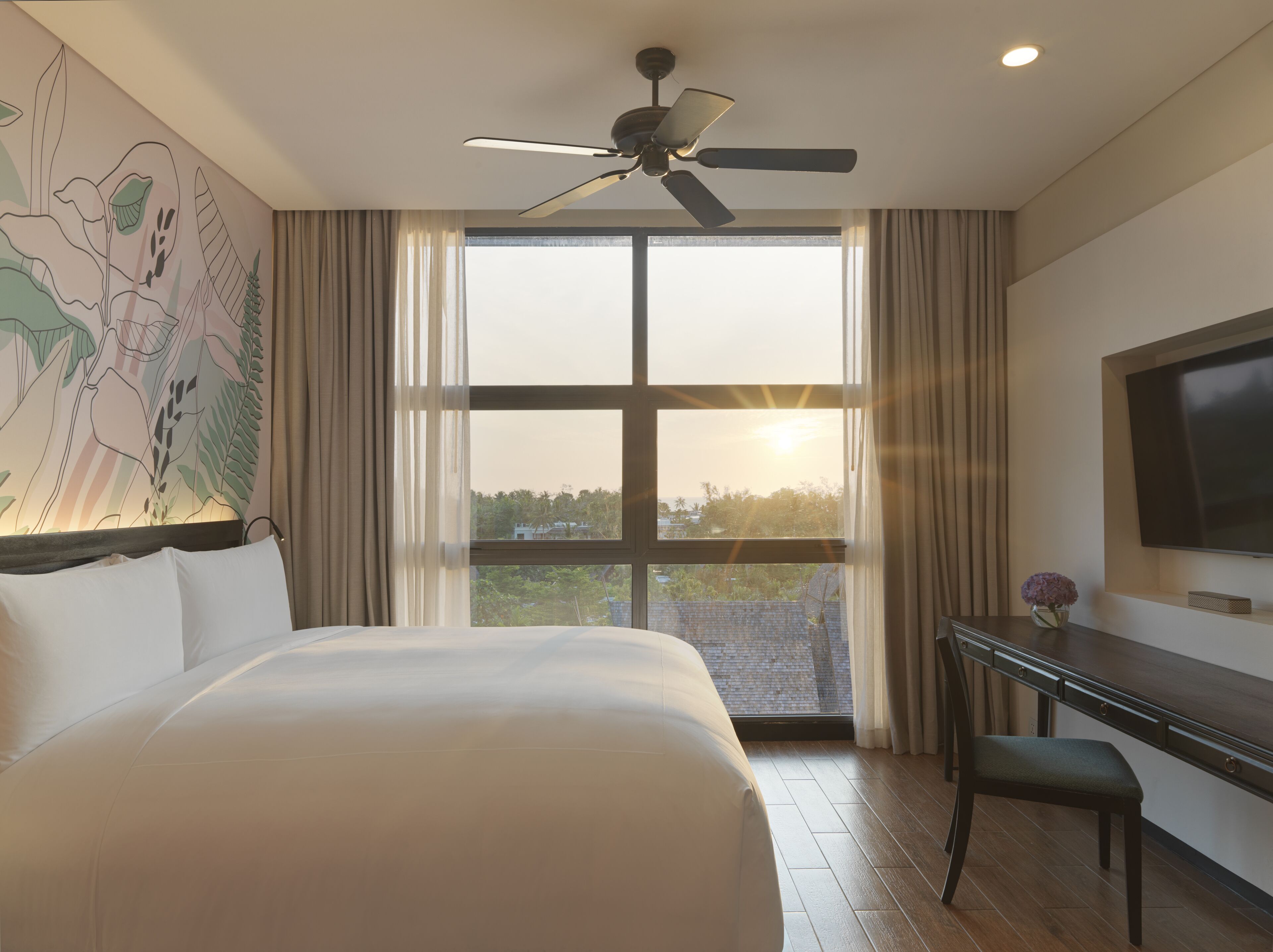 premium bedding, minibar, in-room safe, individually furnished