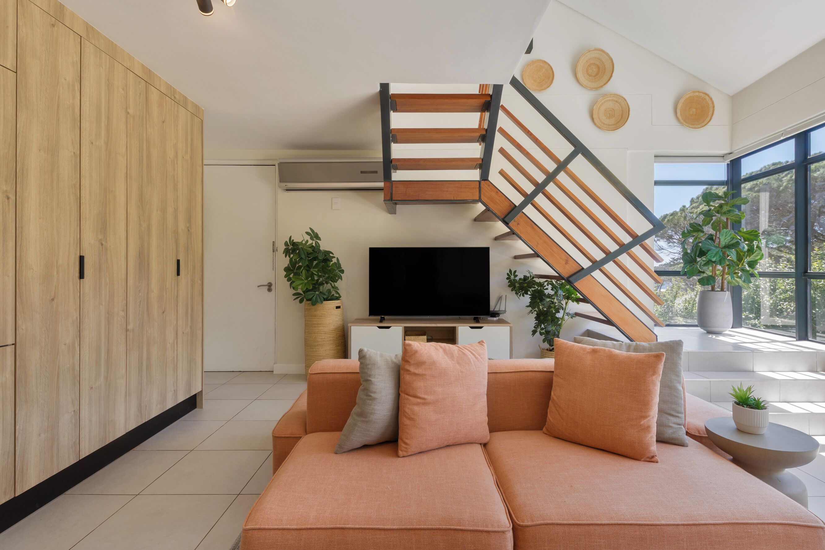 48-Zoll-Flachbildfernseher mit Satellitenempfang, Fernseher, Netflix