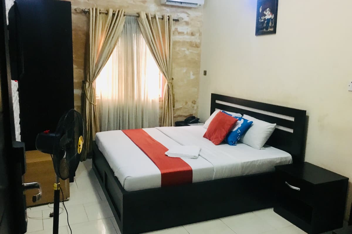 Deluxe Room | 1 bedroom, in-room safe, free WiFi, bed sheets