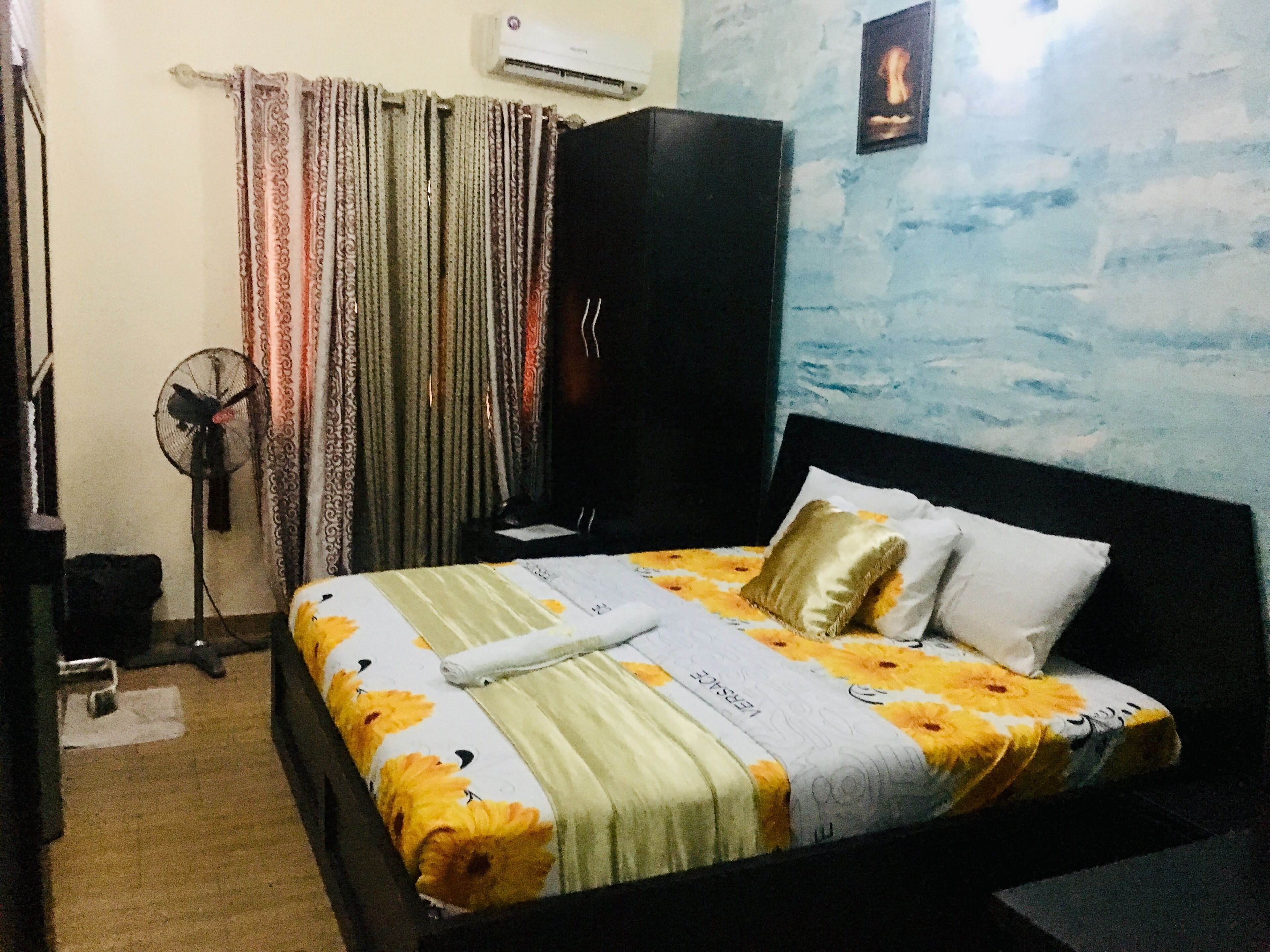 In-room safe, free WiFi, bed sheets, wheelchair access