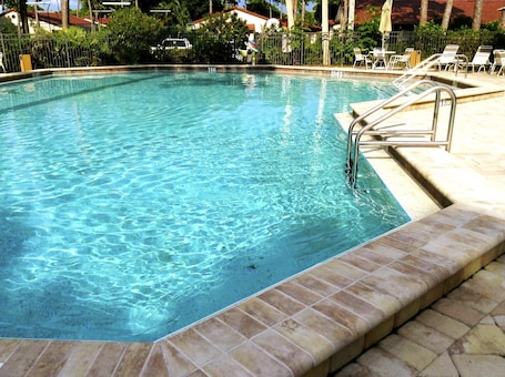 屋外プール、温水プール. Extremely comfortable&clean VILLAS! Heated pool and Jacuzzi SPRING SEASON SALE