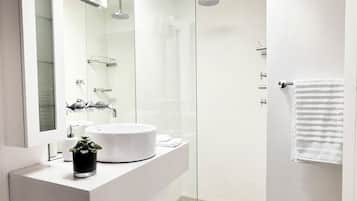 Luxury Apartment | Bathroom sink