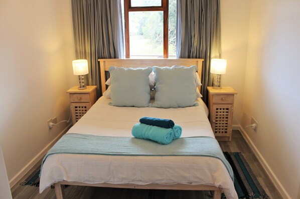 Basic Apartment | 2 bedrooms, desk, laptop workspace, iron/ironing board