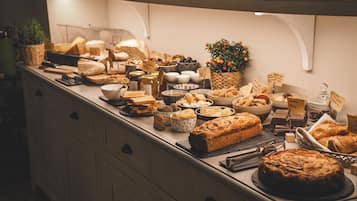 Tägliches Frühstücksbuffet gegen Gebühr