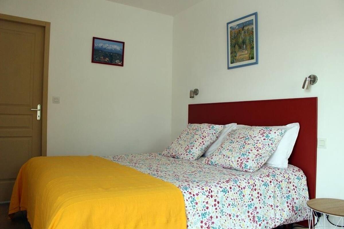 Double Room | Free WiFi, bed sheets