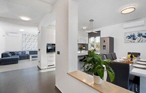 Dining - Beautiful home in Pula with sauna (Pula)