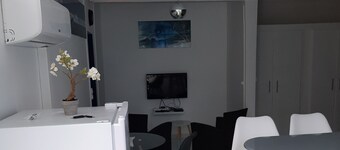 自然と海の景色を望む山の側にあるSeeView 